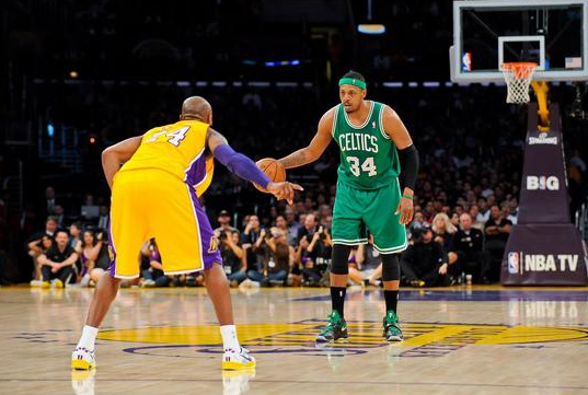 NBA-塔图姆补篮绝杀湖人,凯尔特人终结对手10连胜登顶西部引热议